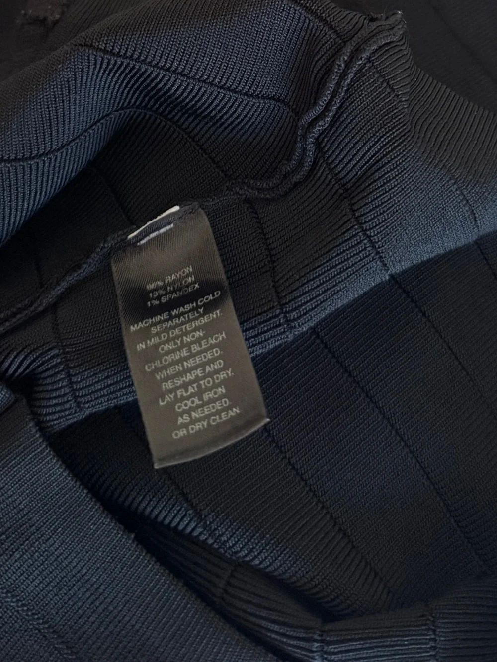 🛍️SALE🛍️ White House Black Market Corset-Style Camisole Ribbed V-Neck - Picture 7 of 7